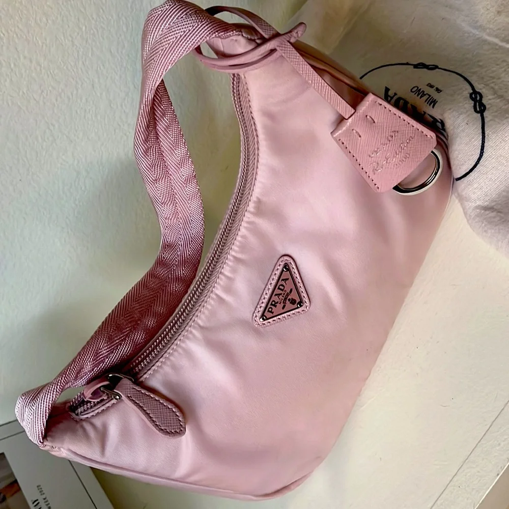 Prada Re-edition 2000 small bag. - Picture 2 of 4